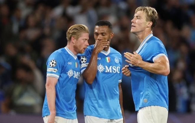 历史得分榜前十现役占三席：詹姆斯第一&KD第八&哈登第十