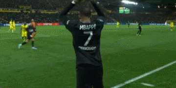 亚冠成都蓉城VS神户胜利船：周定洋坐镇 韦世豪+德尔加多领衔进攻（亚冠前瞻：成都蓉城PK神户胜利船，周定洋镇守中场，韦世豪与德尔加多领衔锋线）